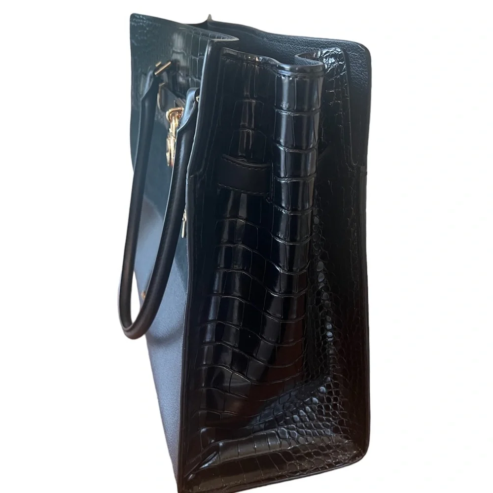 Authentic Michael Kors black leather/suede Croc embossed large tote. - Picture 3 of 6